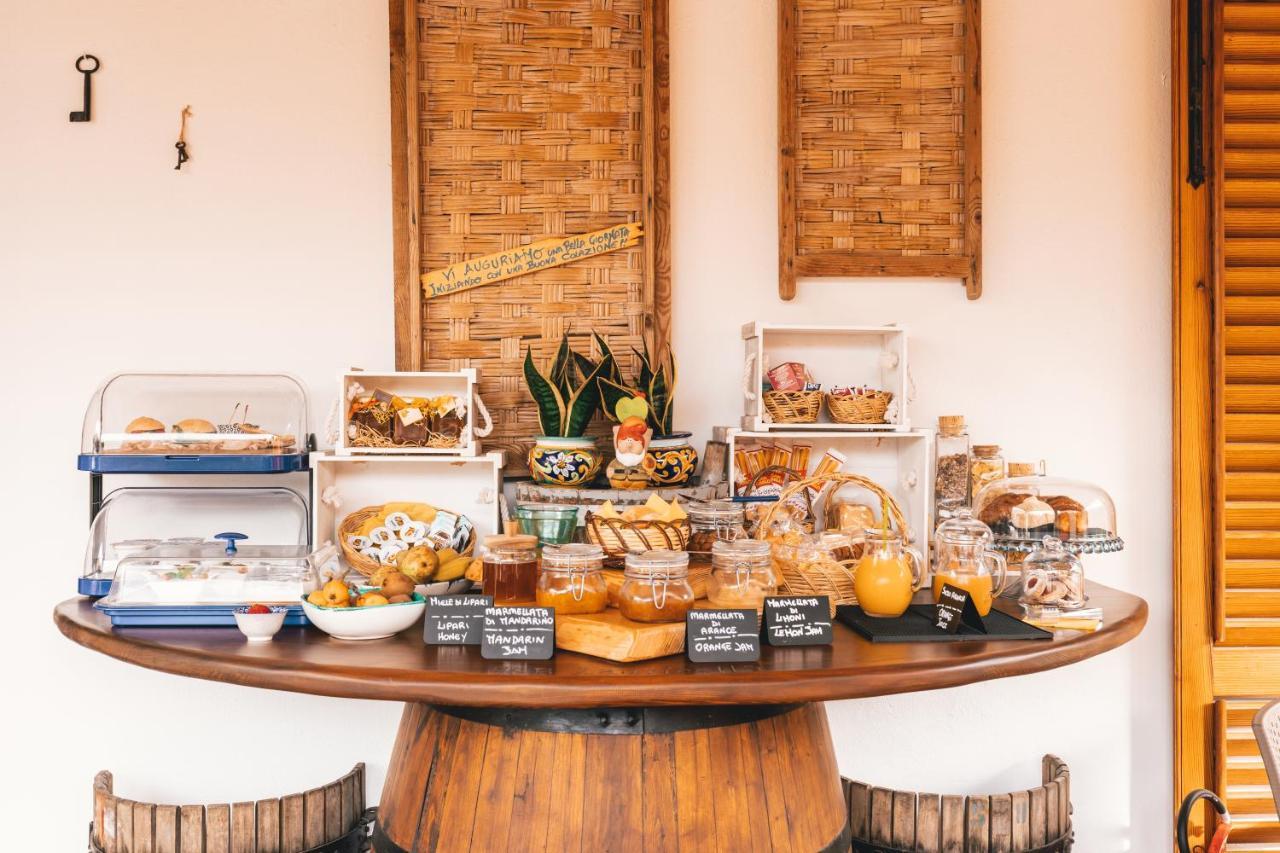 Lauricella Bed And Breakfast 利帕里 外观 照片